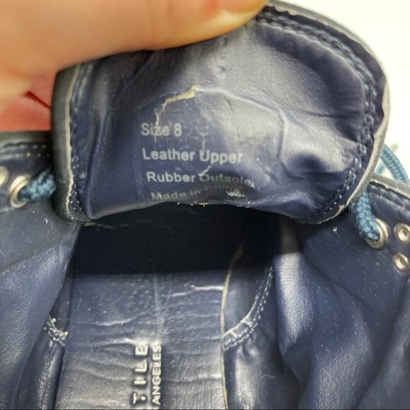 Very Volatile LA, Suede shoes. Size 8. In excellent condition! - Picture 6 of 6